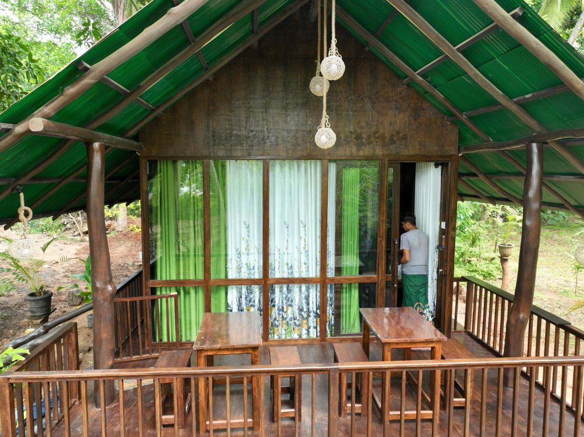 Coconut Tree House Hotel อุดาวาลาเว ภายนอก รูปภาพ