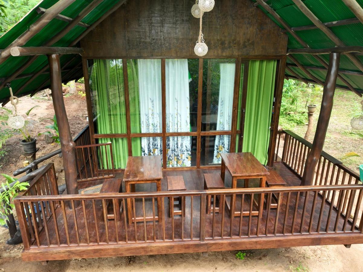 Coconut Tree House Hotel อุดาวาลาเว ภายนอก รูปภาพ